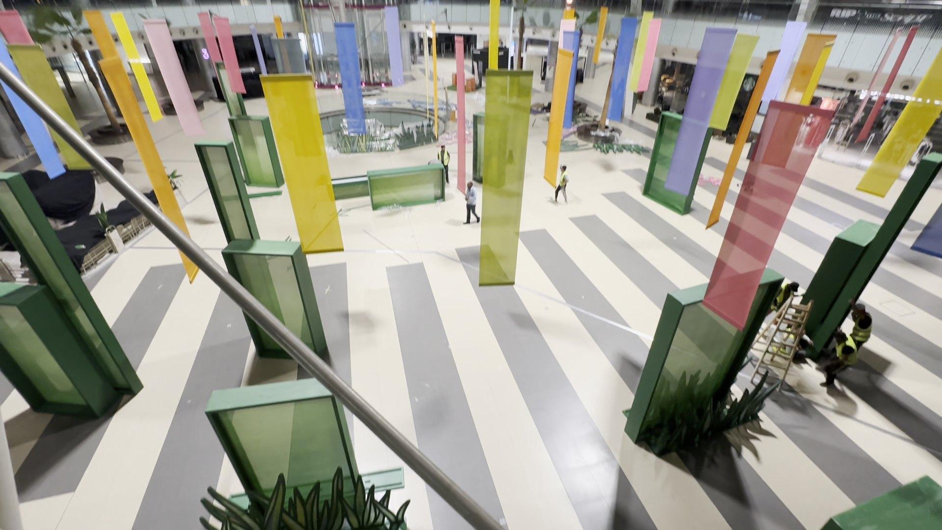 Flower sculptures in the atrium